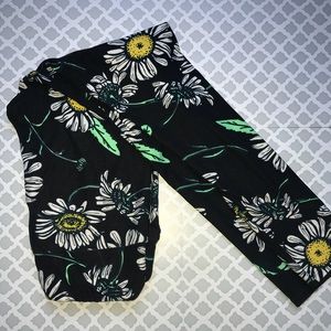 LuLaRoe Black and White Floral Leggings